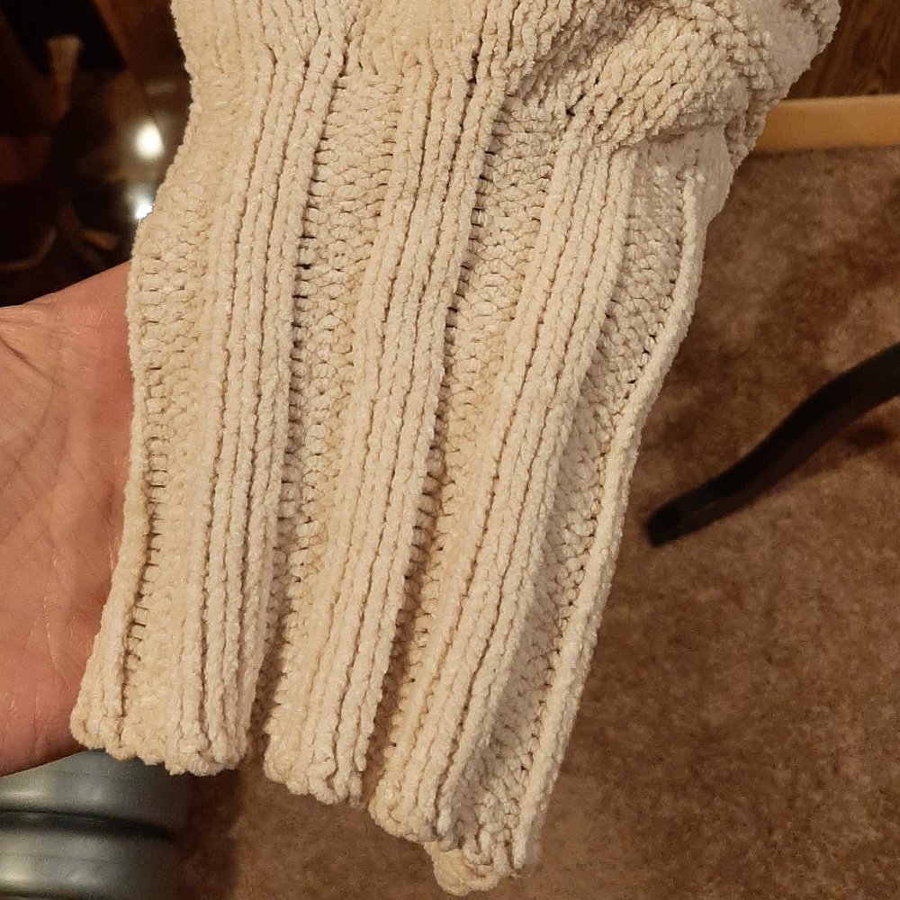 Love Riche Soft Beige Sweater - Picture 4 of 9